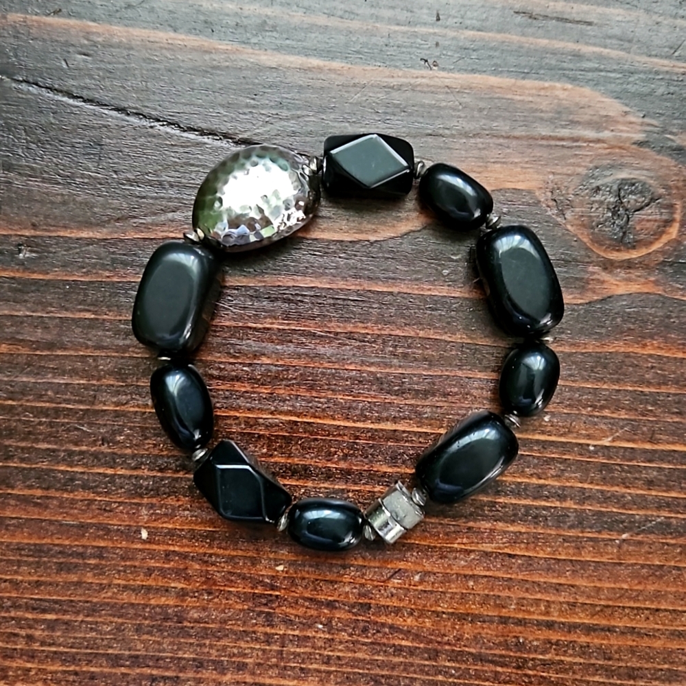 Silpada Sterling Silver Black Quartz Bead Hammered Magnetic clasp Bracelet B1328